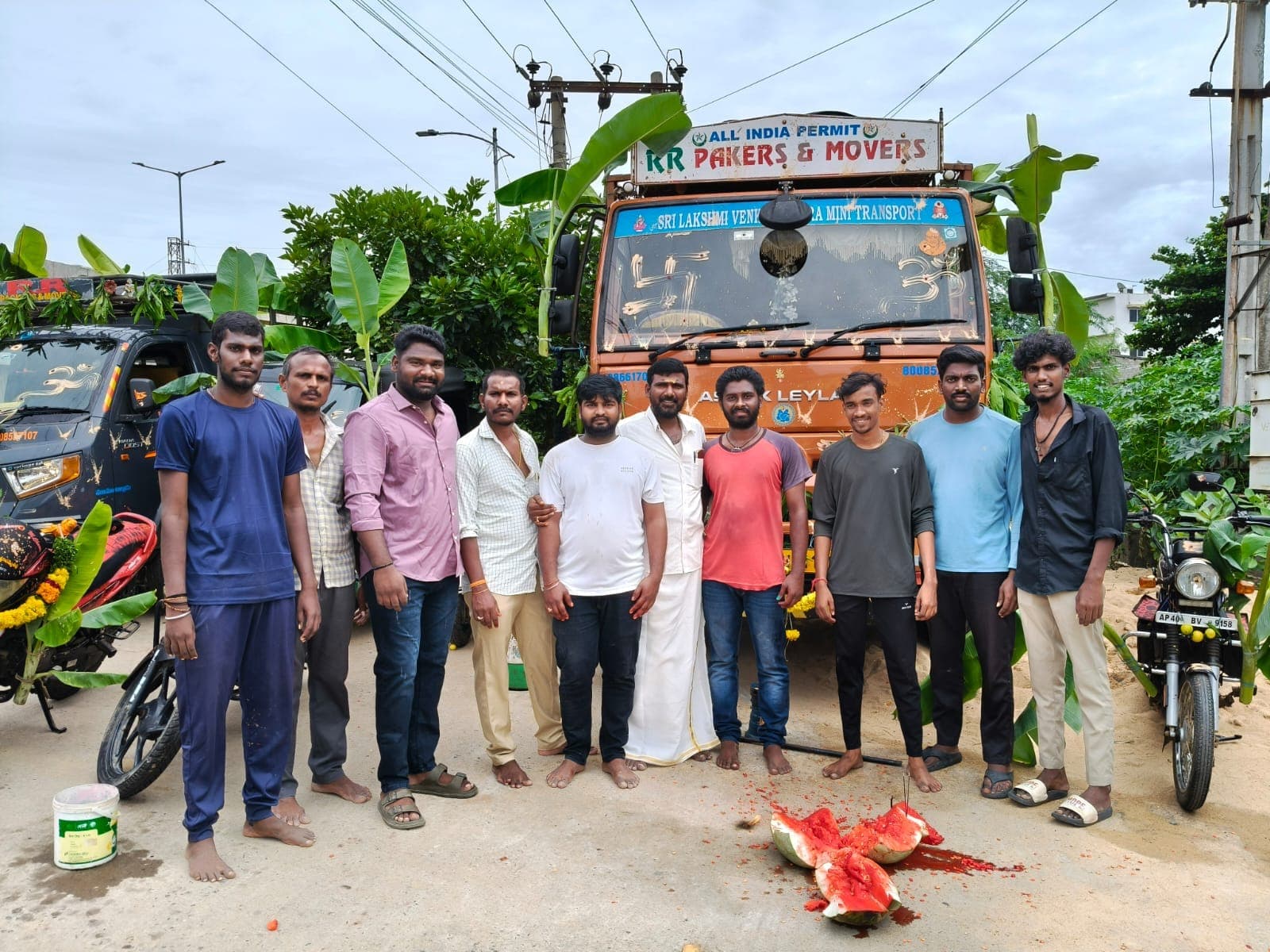 Sri Kamakshithayi Packers and Movers Team
