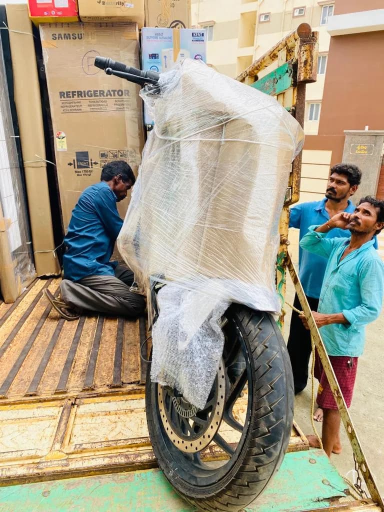 Sri Kamakshithayi Packers - Vehicles
